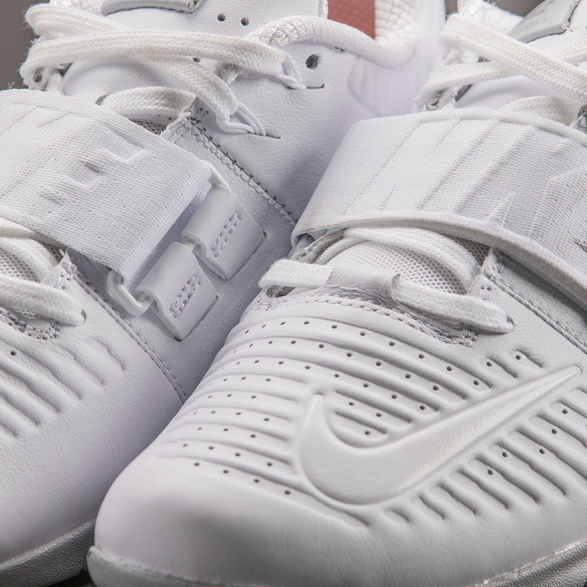 Nike Romaleos 3 XD White Metallic Platinum Mens Athletic Sneaker Nike - Romaleos 3 XD Men main image 2