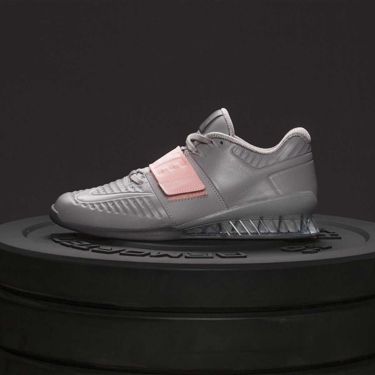 Abrasivo Ordenanza del gobierno Espectacular Nike - Romaleos 3 XD Women's Weightlifting Shoes (Atmosphere Grey/Pink  Tint/Gunsmoke)
